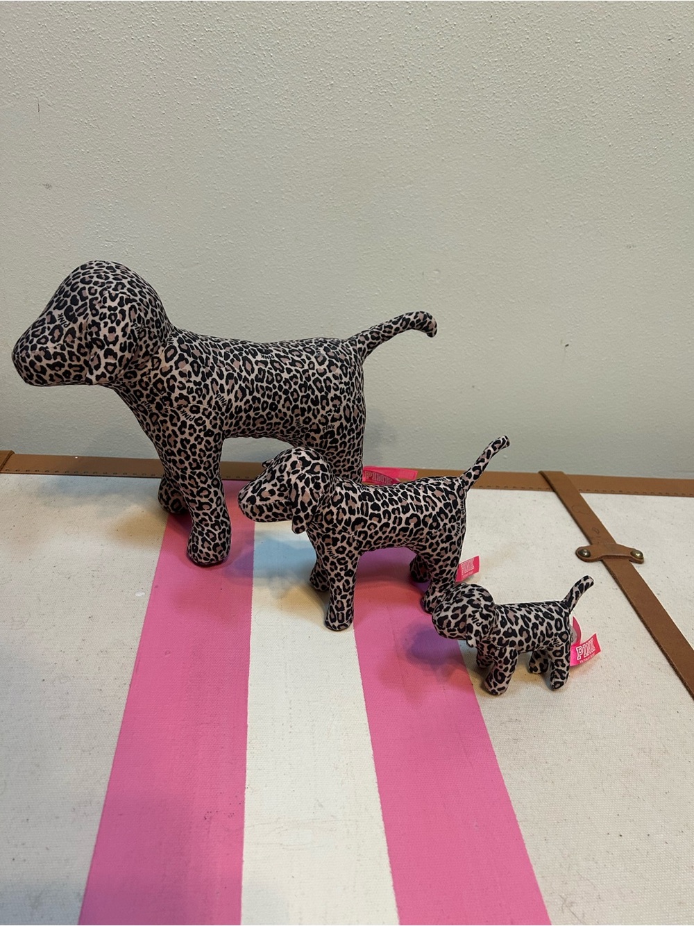 PINK Victoria's Secret Leopard / cheetah 🐆 puppy family